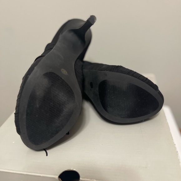 Gently worn black Jacqueline Ferrar heels size 7 - Picture 5 of 5